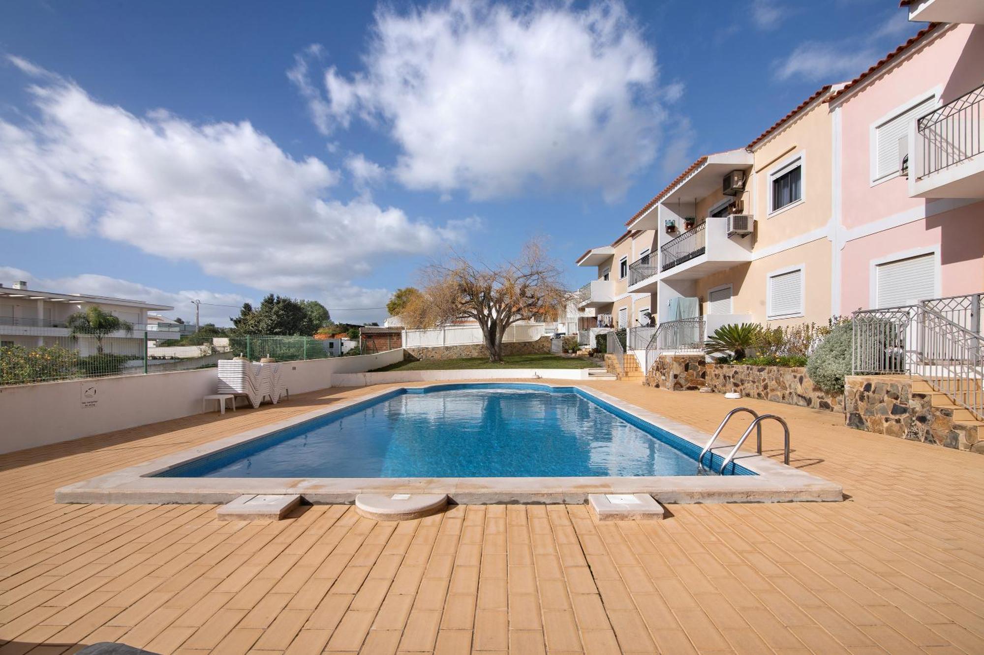 T1 Apartamentos Vista Alegre อัลบูเฟรา ภายนอก รูปภาพ