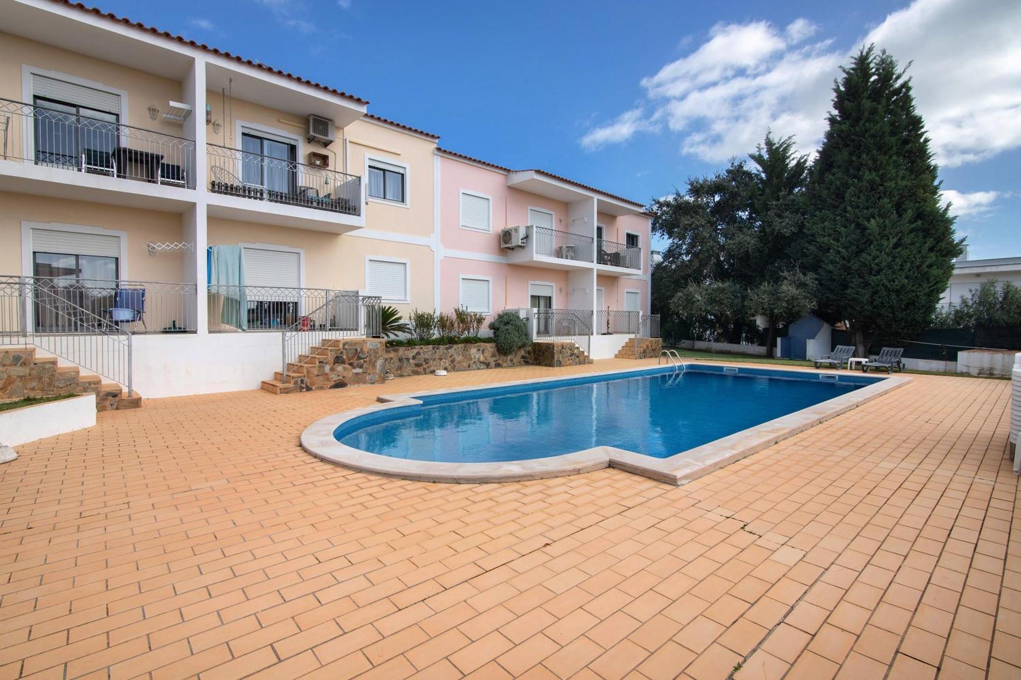 T1 Apartamentos Vista Alegre อัลบูเฟรา ภายนอก รูปภาพ